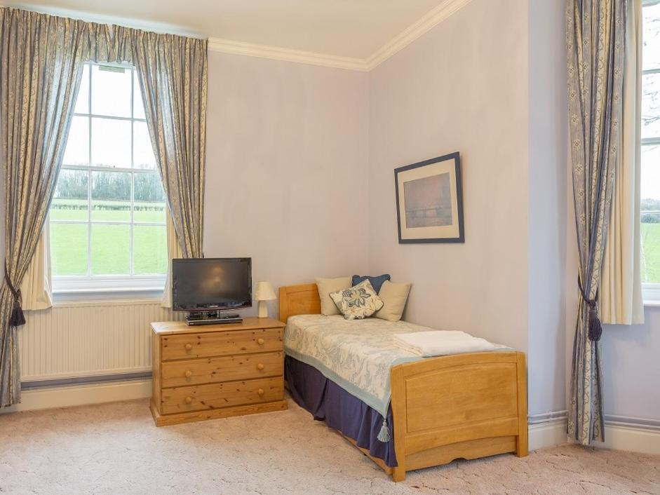 Marshwood Farm B&B And Shepherds Hut Dinton  Dış mekan fotoğraf