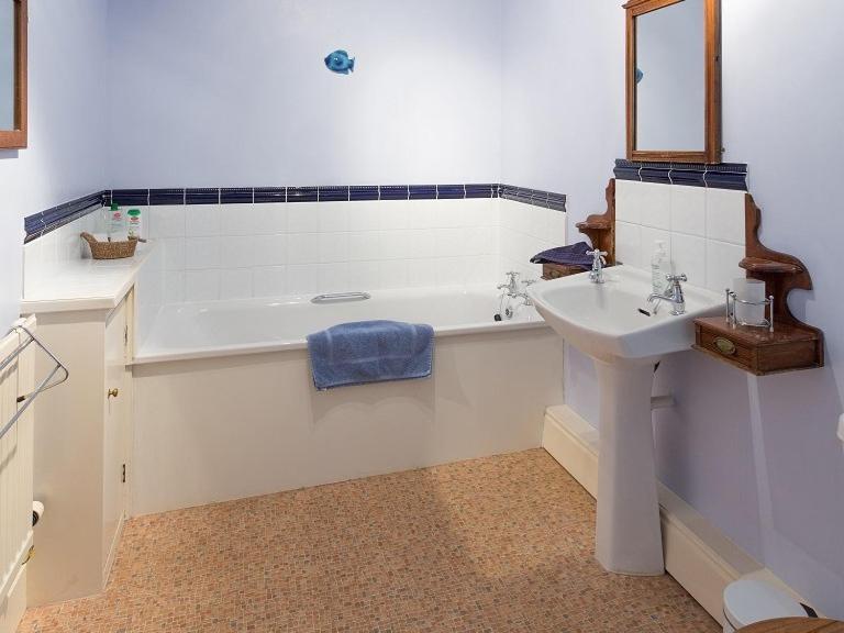 Marshwood Farm B&B And Shepherds Hut Dinton  Oda fotoğraf